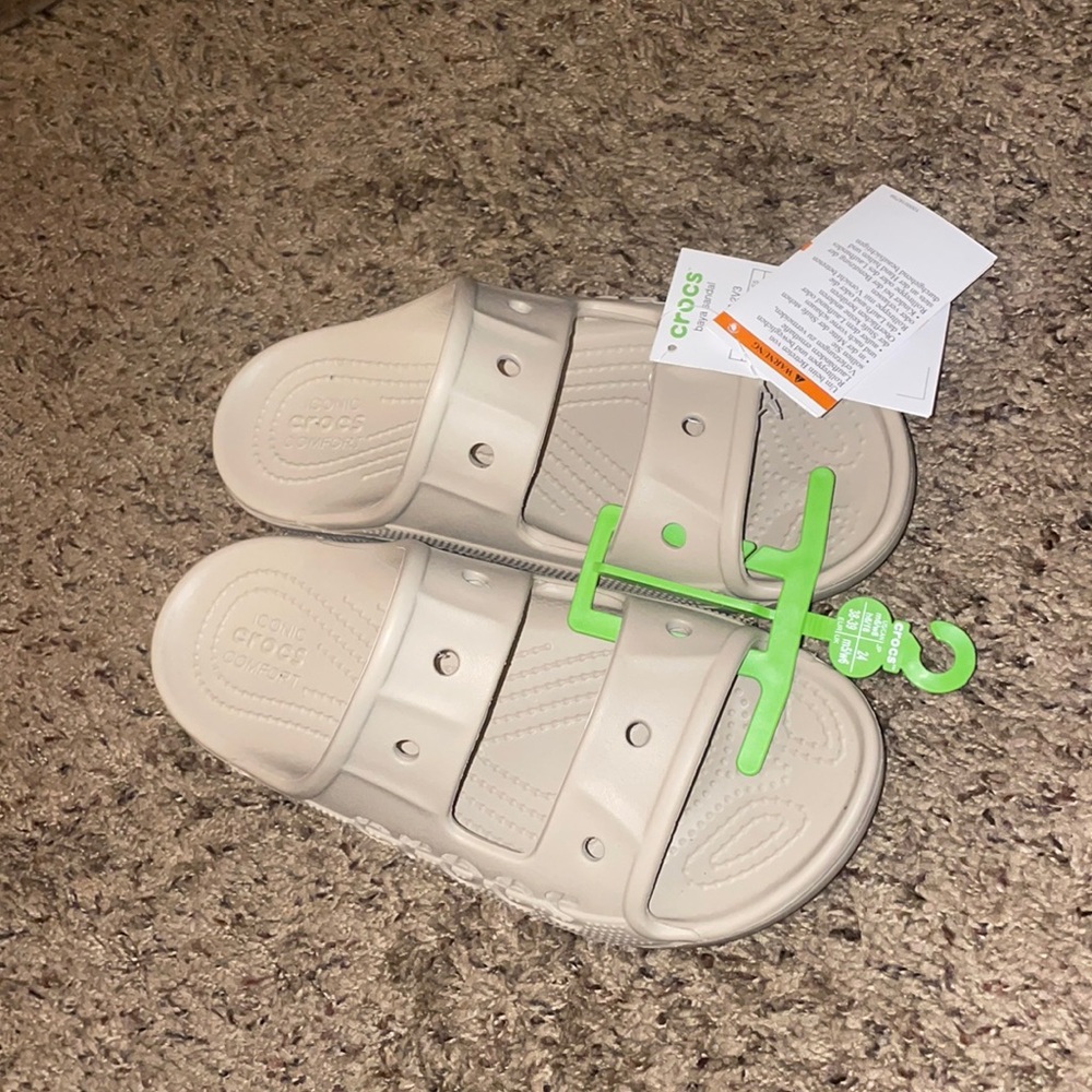 Cute Crocs Sandals! Brand new with a tags!!